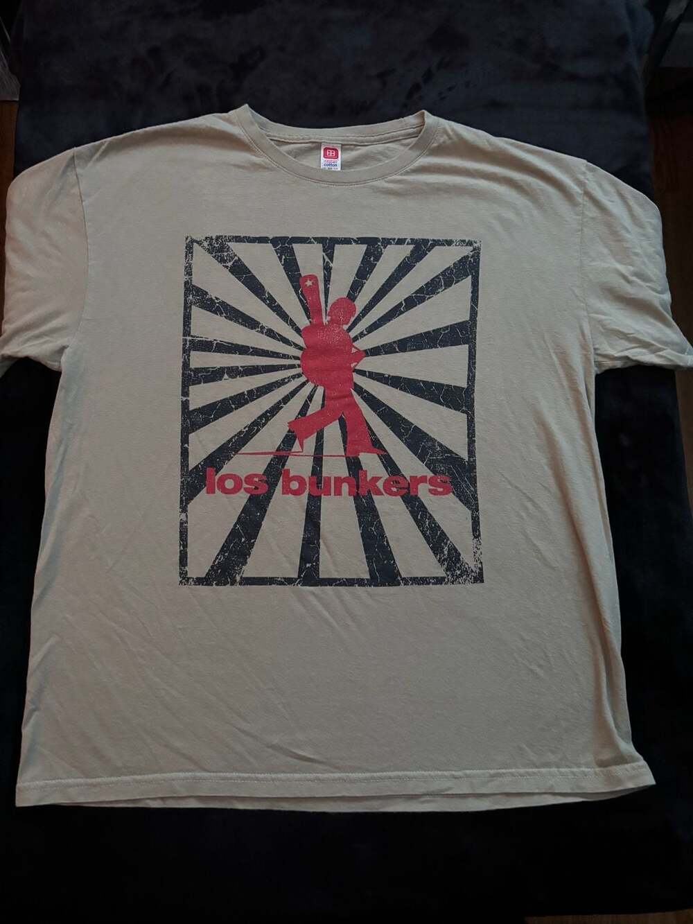 Los Bunkers Llueve Sobre La Ciudad Band T-Shirt Size L